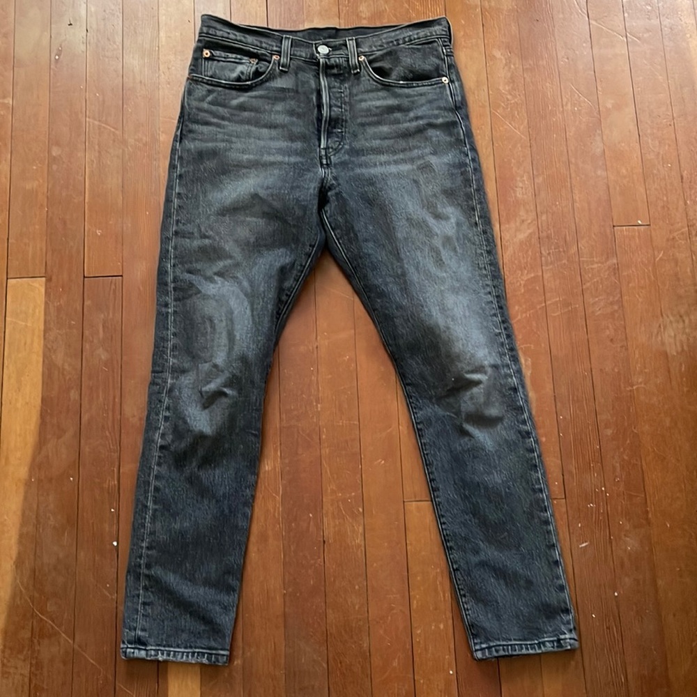 Levi’s distressed skinny jeans